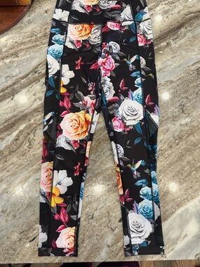 Girls' Black Floral Print Leggings with Multicolor Roses